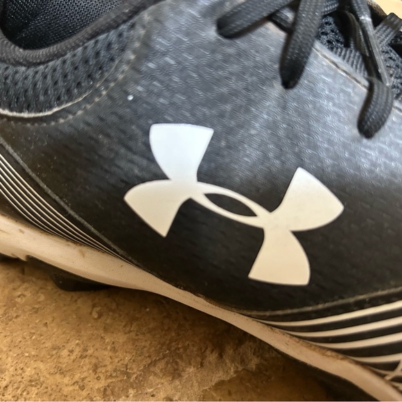 Women’s Underarmour cleats-8.5 - Picture 8 of 12